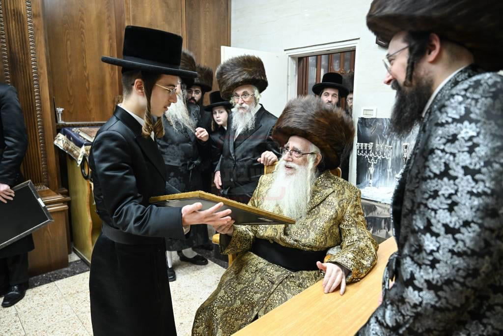 ערב ומוצאי שבת חנוכה בצאנז