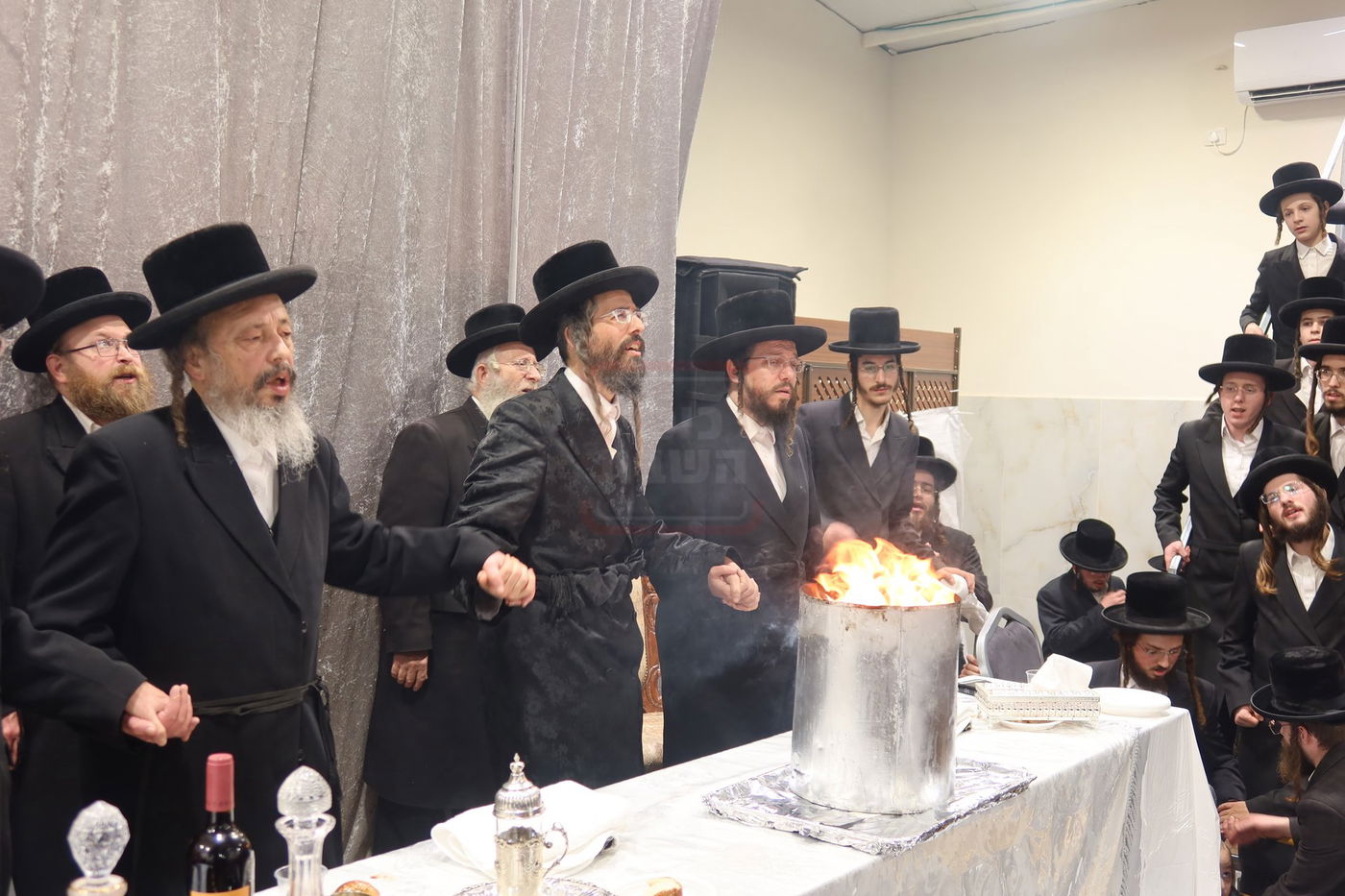 זאת חנוכה בחצה"ק זוויעהיל