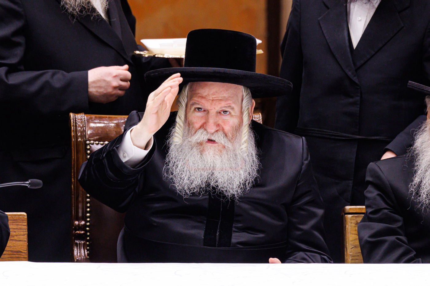 זאת חנוכה בחצה"ק באבוב