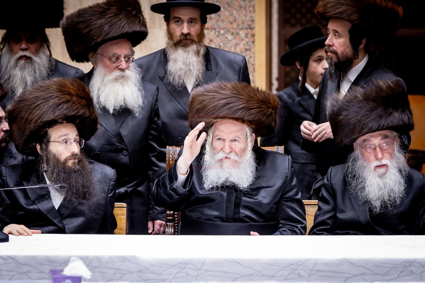 מוצאי שבת חנוכה בחצה"ק באבוב