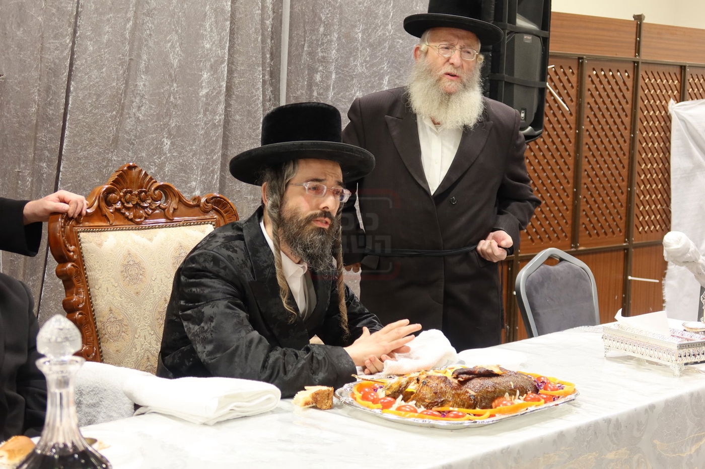 זאת חנוכה בחצה"ק זוויעהיל