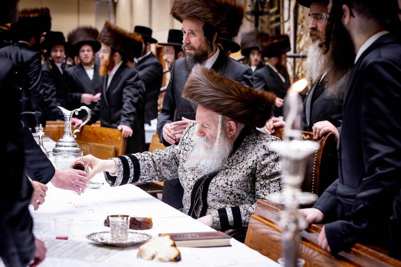 מוצאי שבת חנוכה בחצה"ק באבוב