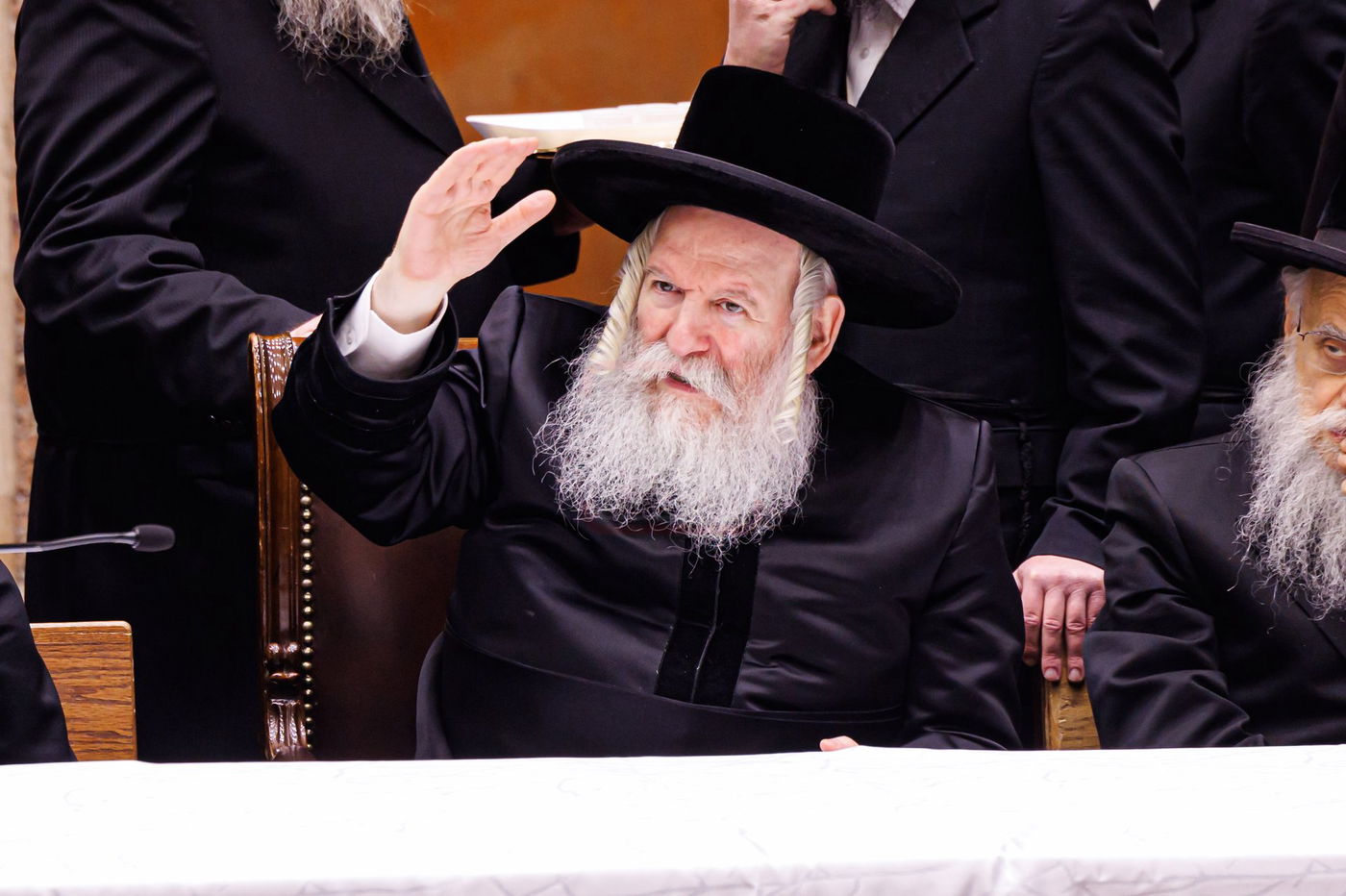 זאת חנוכה בחצה"ק באבוב