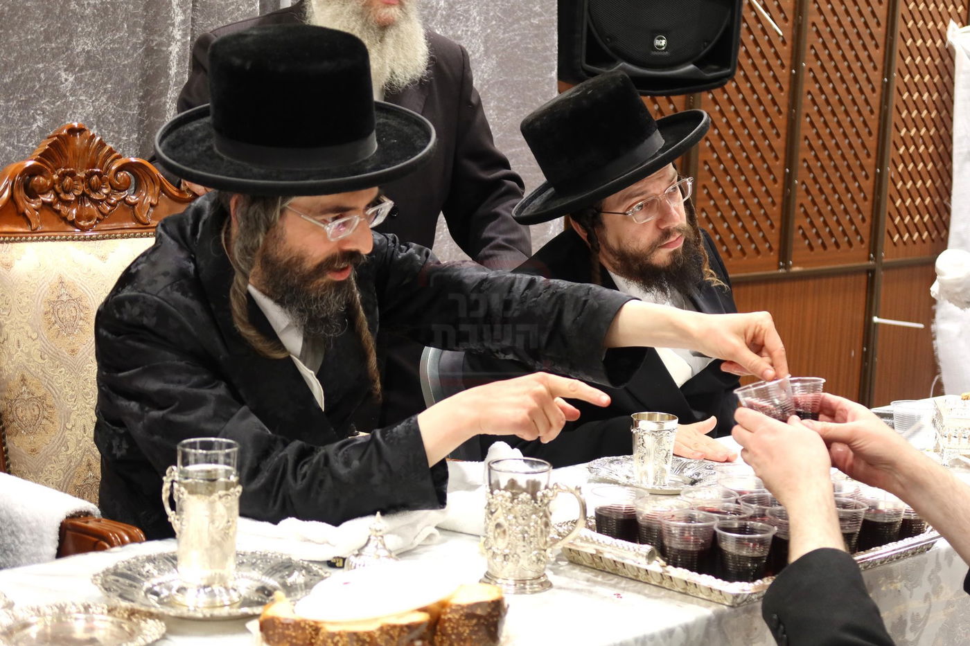 זאת חנוכה בחצה"ק זוויעהיל