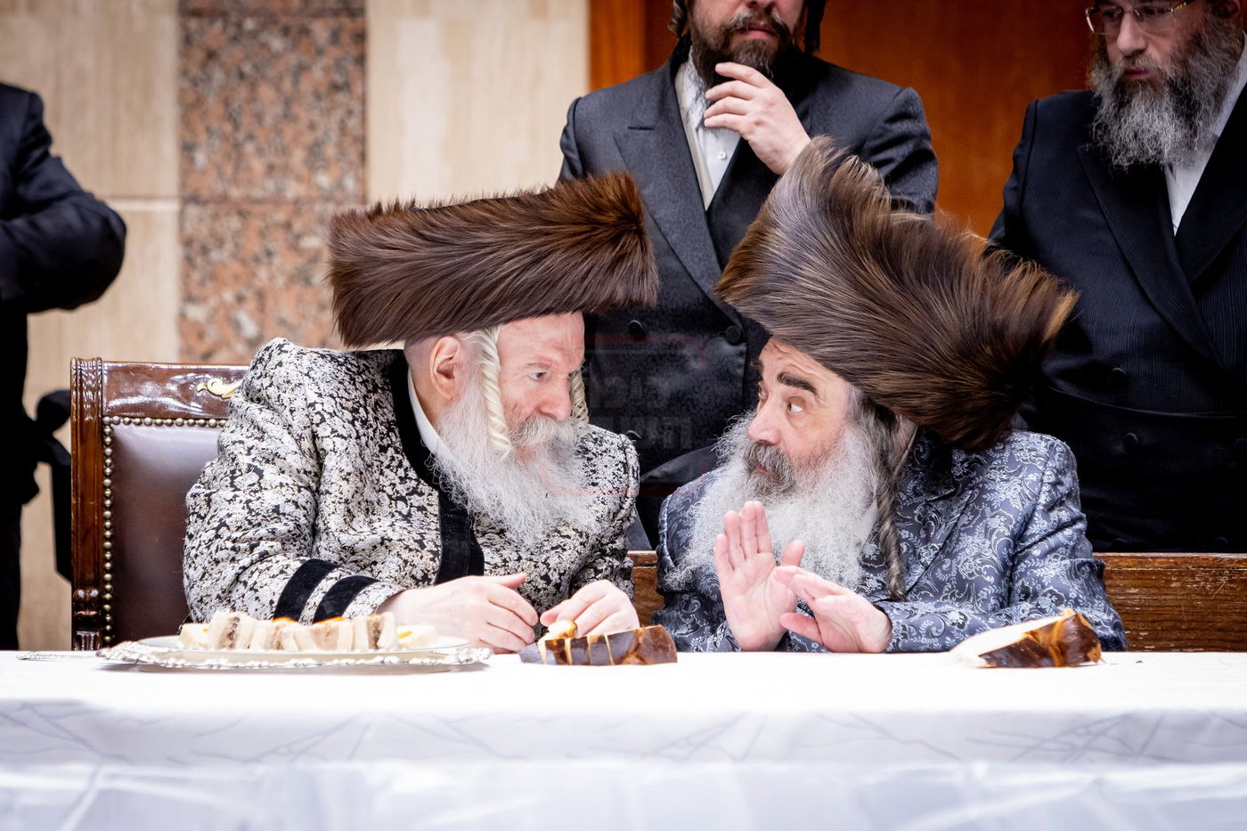 מוצאי שבת חנוכה בחצה"ק באבוב