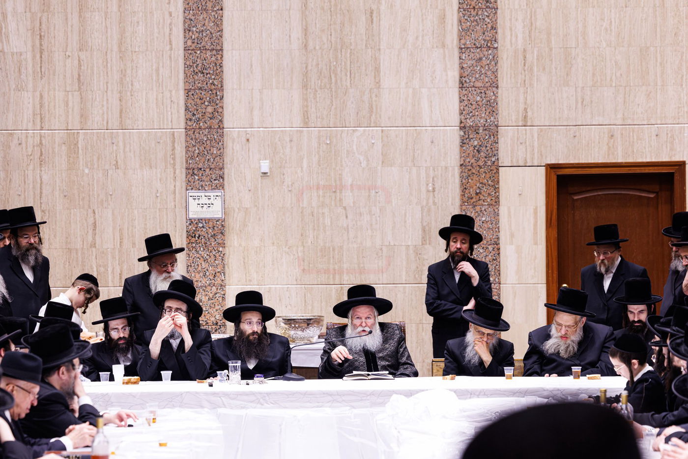 זאת חנוכה בחצה"ק באבוב