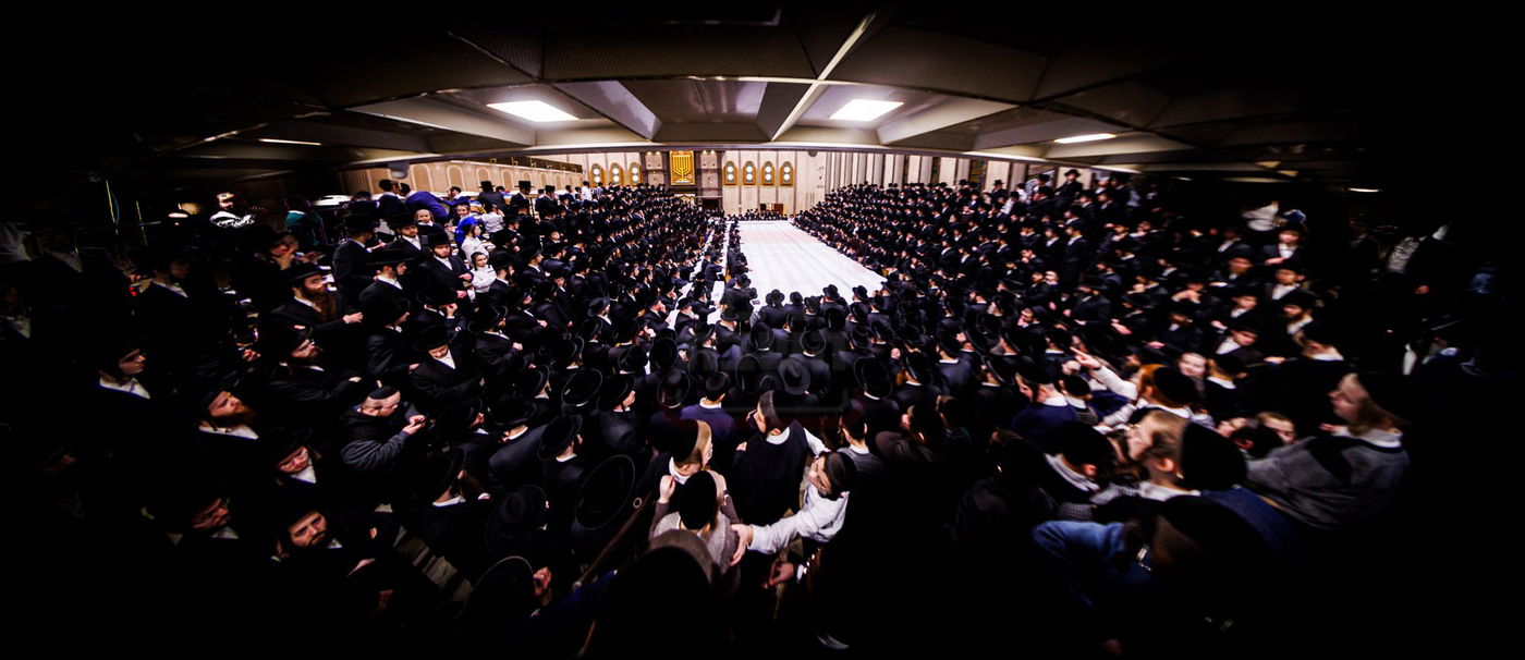 זאת חנוכה בחצה"ק באבוב