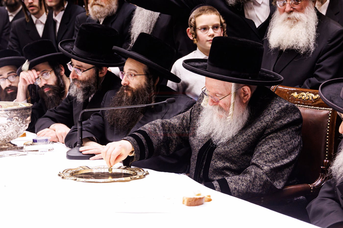 זאת חנוכה בחצה"ק באבוב