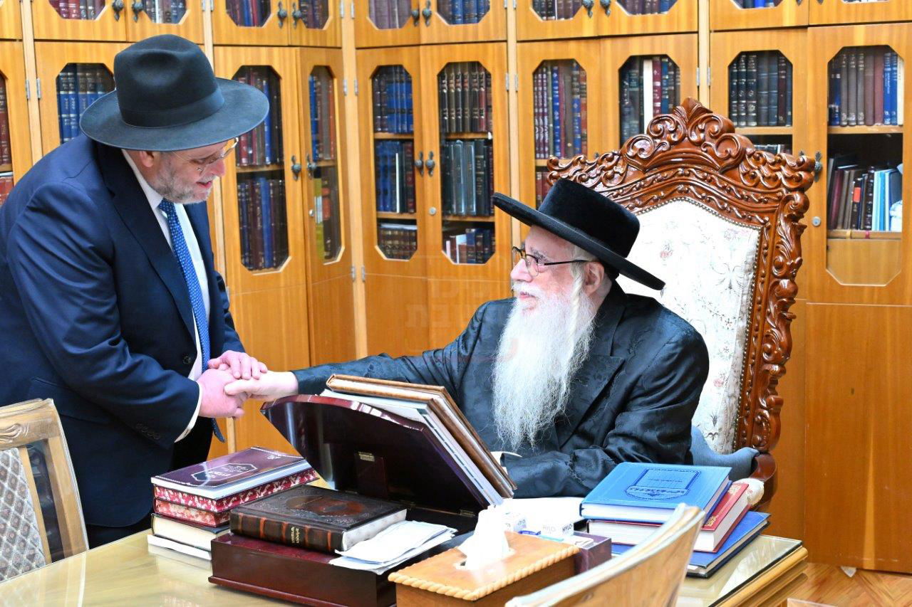 ראשי ארגון 'חמד' מליקווד אצל האדמו"ר מצאנז