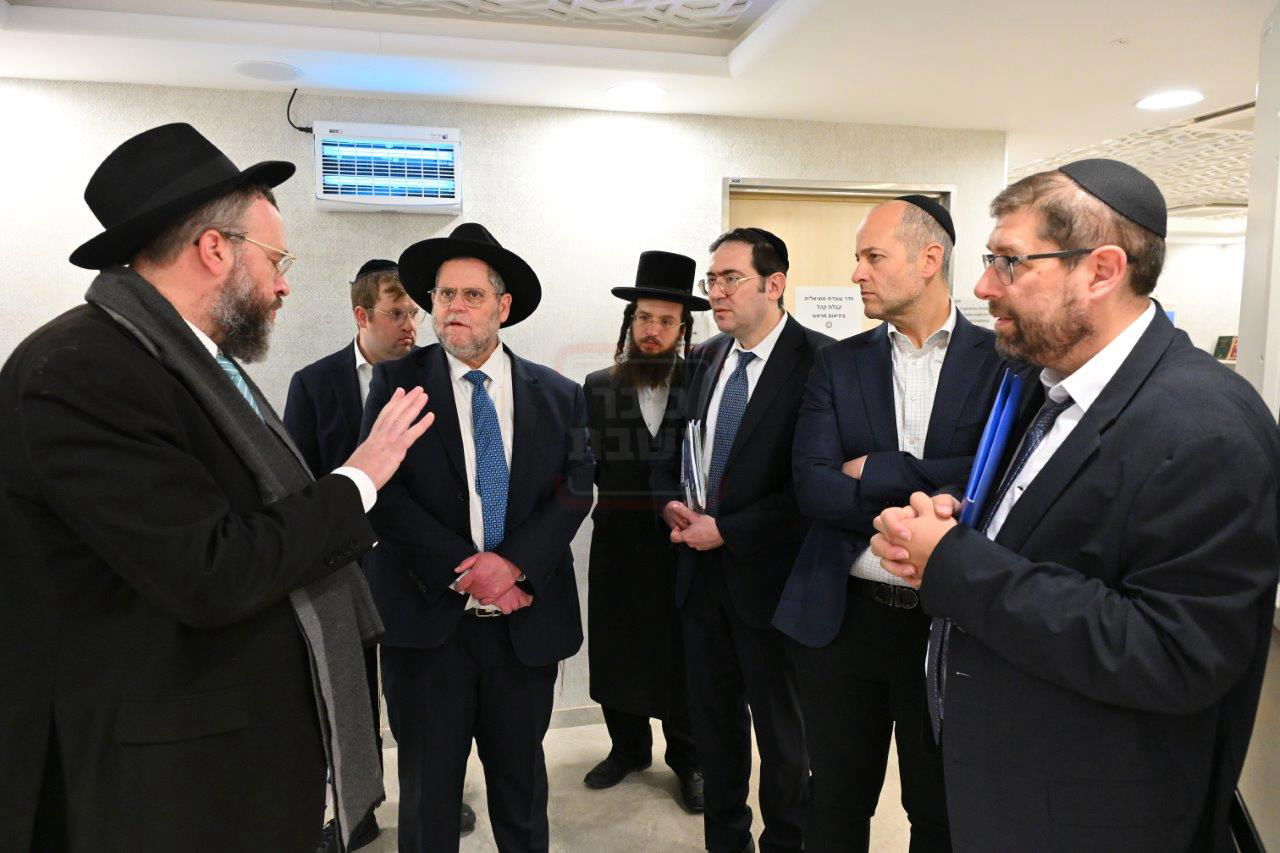 ראשי ארגון 'חמד' מליקווד בביקור במרכז הרופאי צאנז