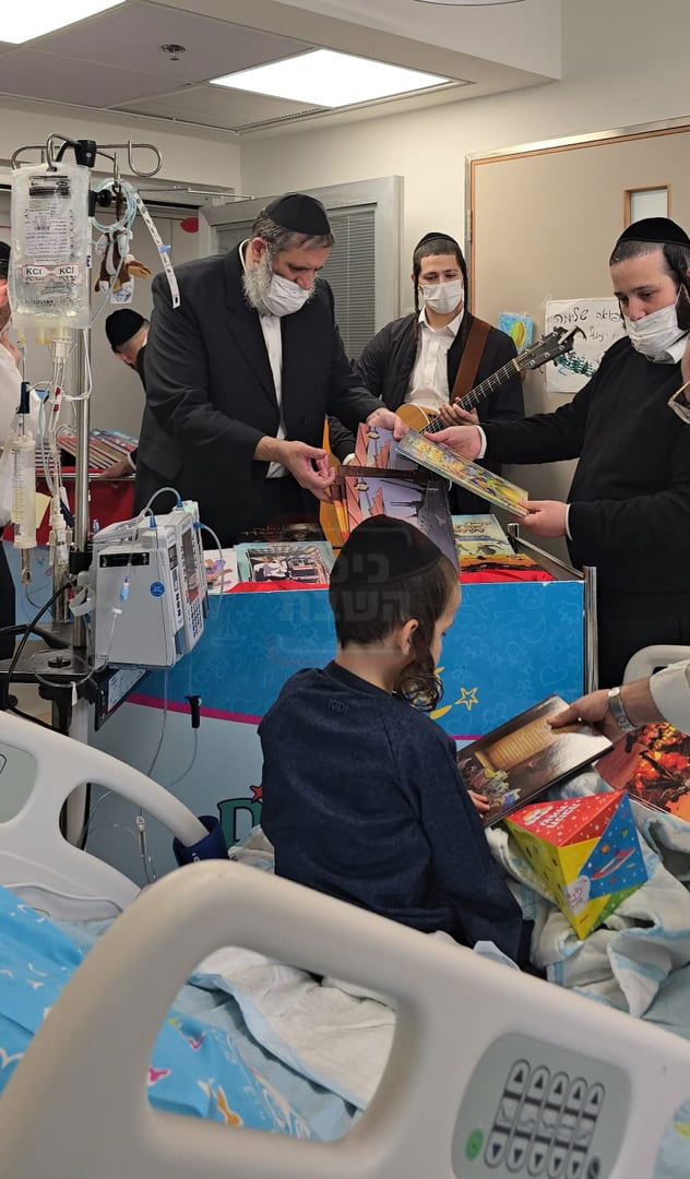 הרב שנבחר והקשר ל'אחים לנשק' | 'זופניק בכיכר' עם כל התמונות, הנייעס והחשיפות של השבוע