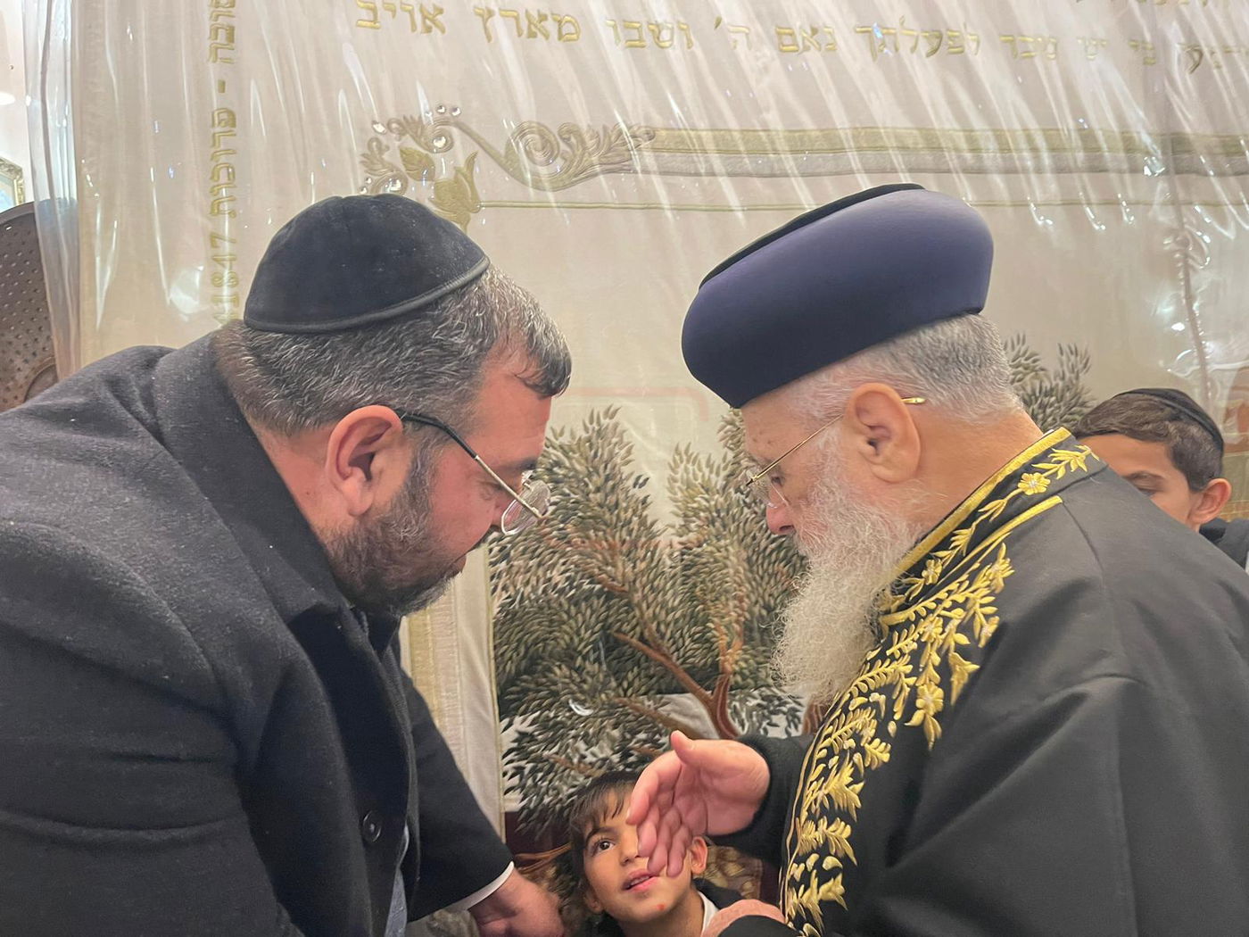 הרב שנבחר והקשר ל'אחים לנשק' | 'זופניק בכיכר' עם כל התמונות, הנייעס והחשיפות של השבוע