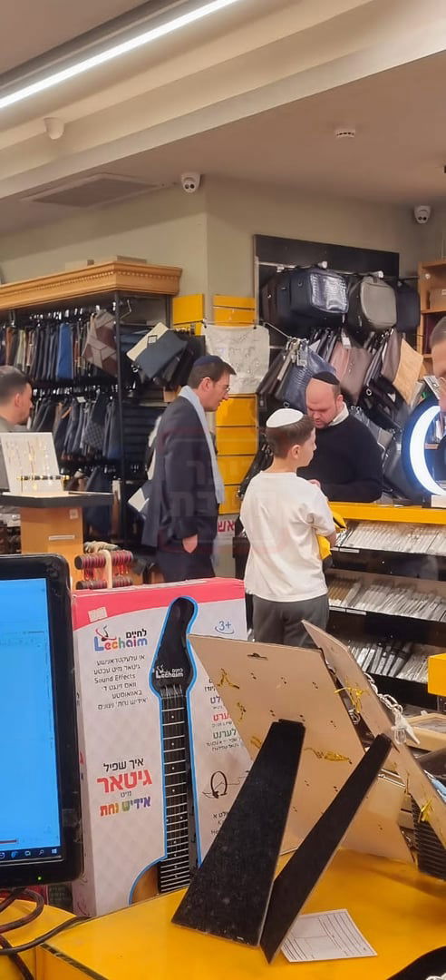 הרב שנבחר והקשר ל'אחים לנשק' | 'זופניק בכיכר' עם כל התמונות, הנייעס והחשיפות של השבוע