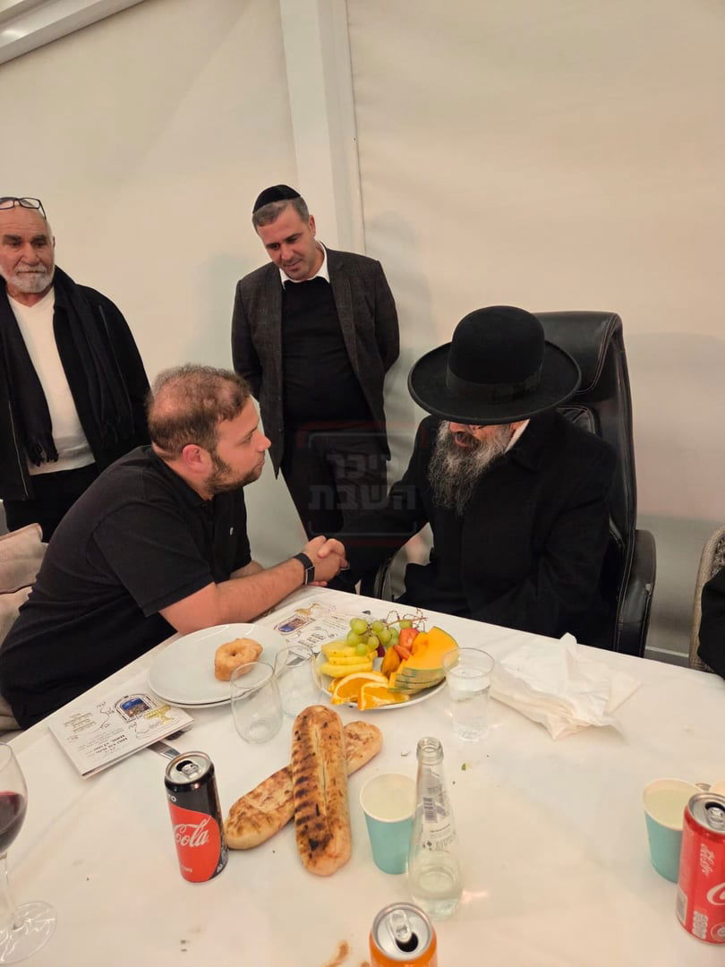 הרב שנבחר והקשר ל'אחים לנשק' | 'זופניק בכיכר' עם כל התמונות, הנייעס והחשיפות של השבוע