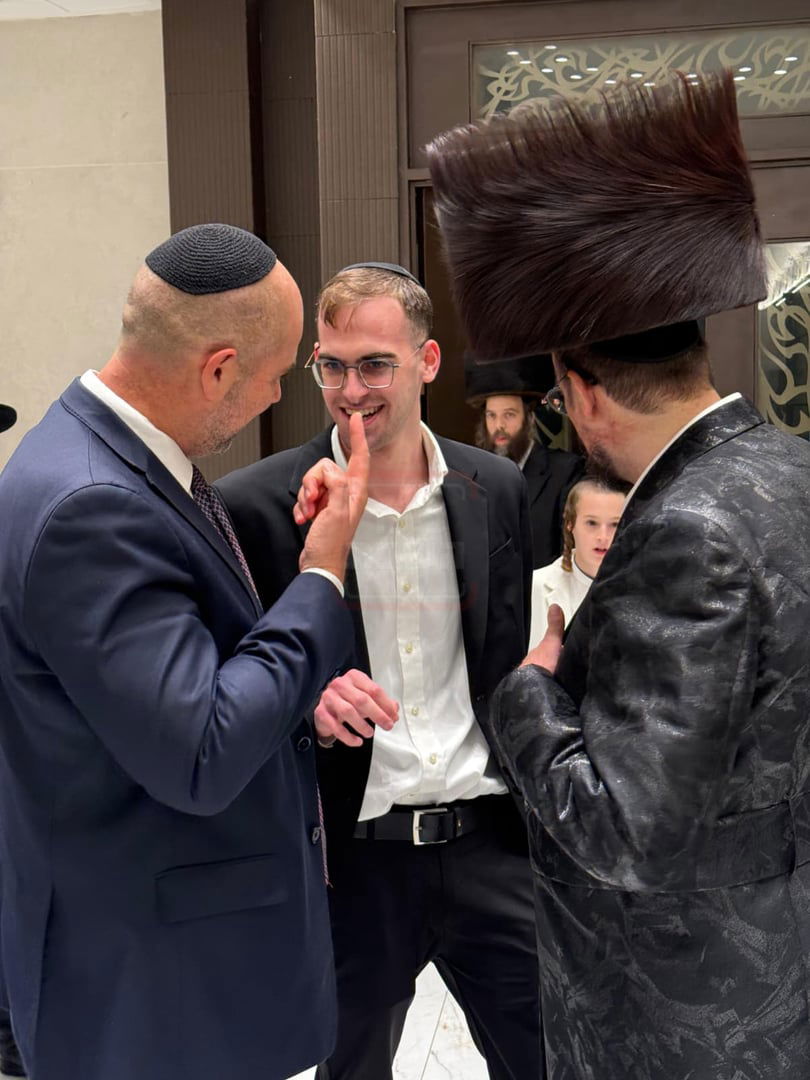 הרב שנבחר והקשר ל'אחים לנשק' | 'זופניק בכיכר' עם כל התמונות, הנייעס והחשיפות של השבוע