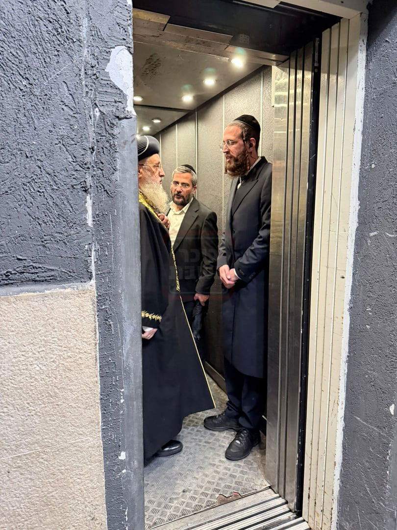 הרב שנבחר והקשר ל'אחים לנשק' | 'זופניק בכיכר' עם כל התמונות, הנייעס והחשיפות של השבוע