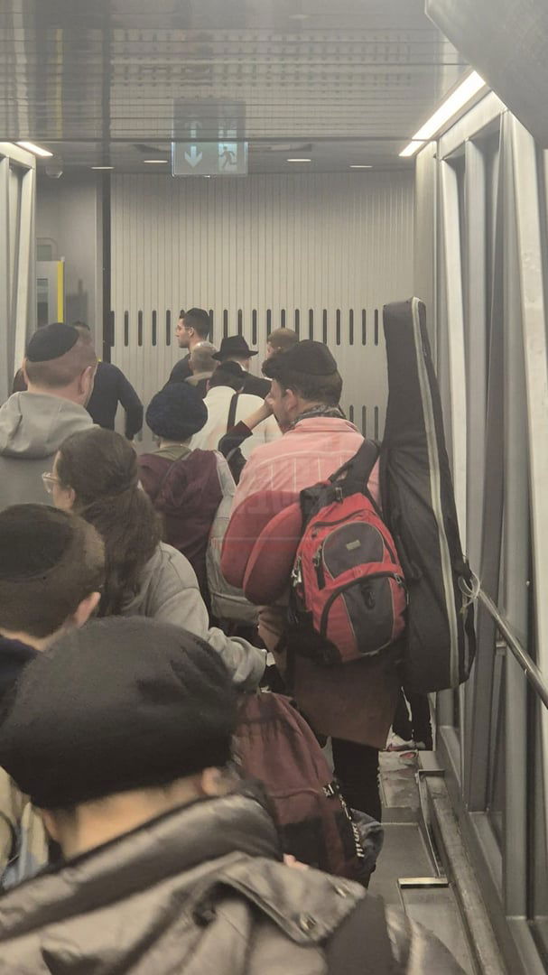 הרב שנבחר והקשר ל'אחים לנשק' | 'זופניק בכיכר' עם כל התמונות, הנייעס והחשיפות של השבוע