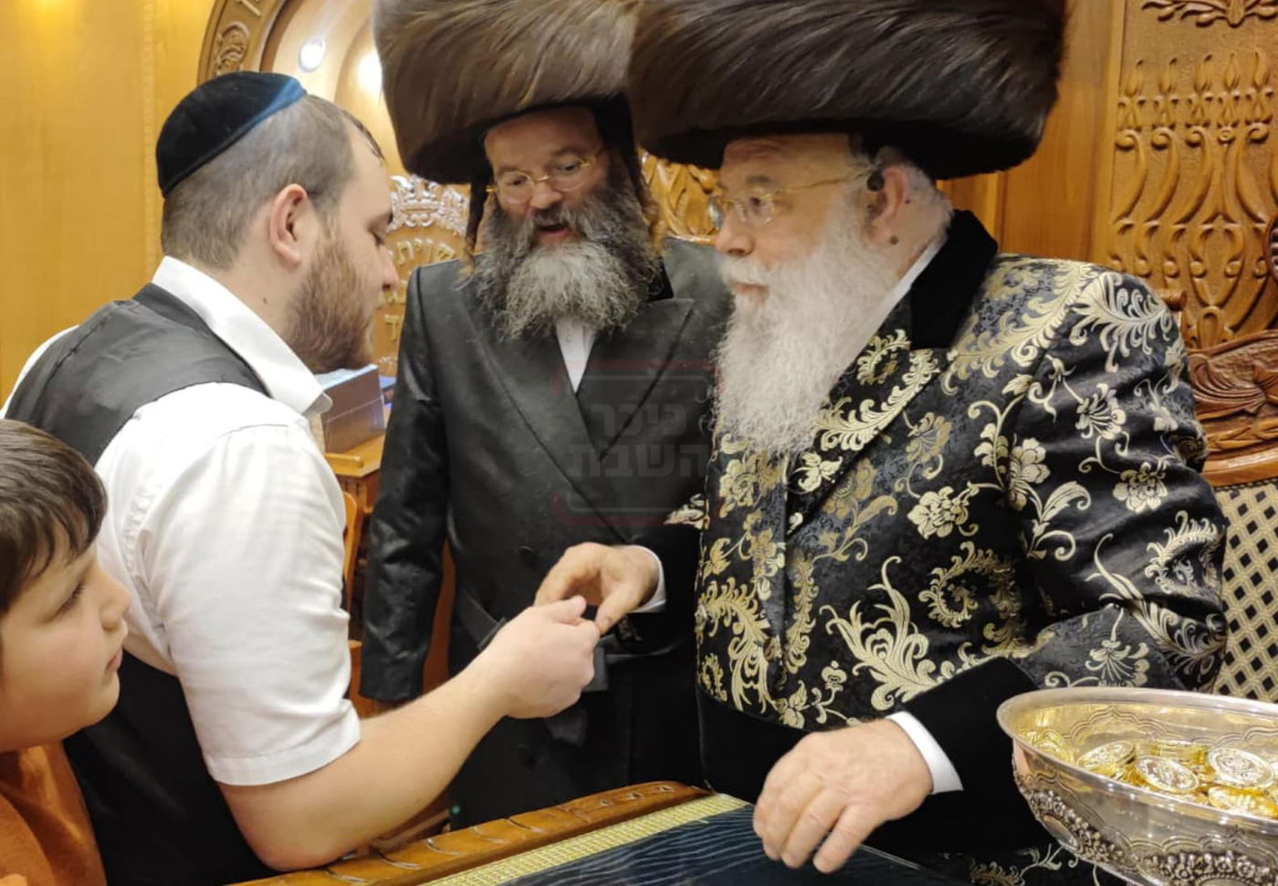 הרב שנבחר והקשר ל'אחים לנשק' | 'זופניק בכיכר' עם כל התמונות, הנייעס והחשיפות של השבוע