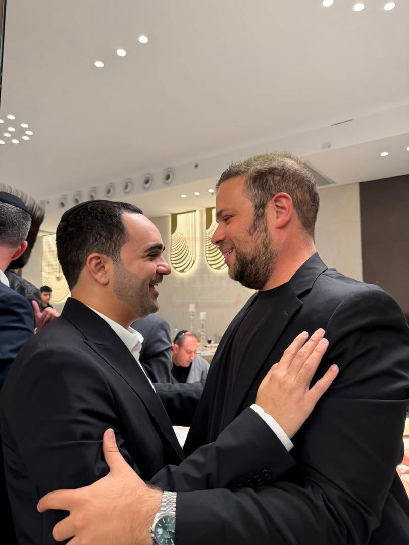 הרב שנבחר והקשר ל'אחים לנשק' | 'זופניק בכיכר' עם כל התמונות, הנייעס והחשיפות של השבוע