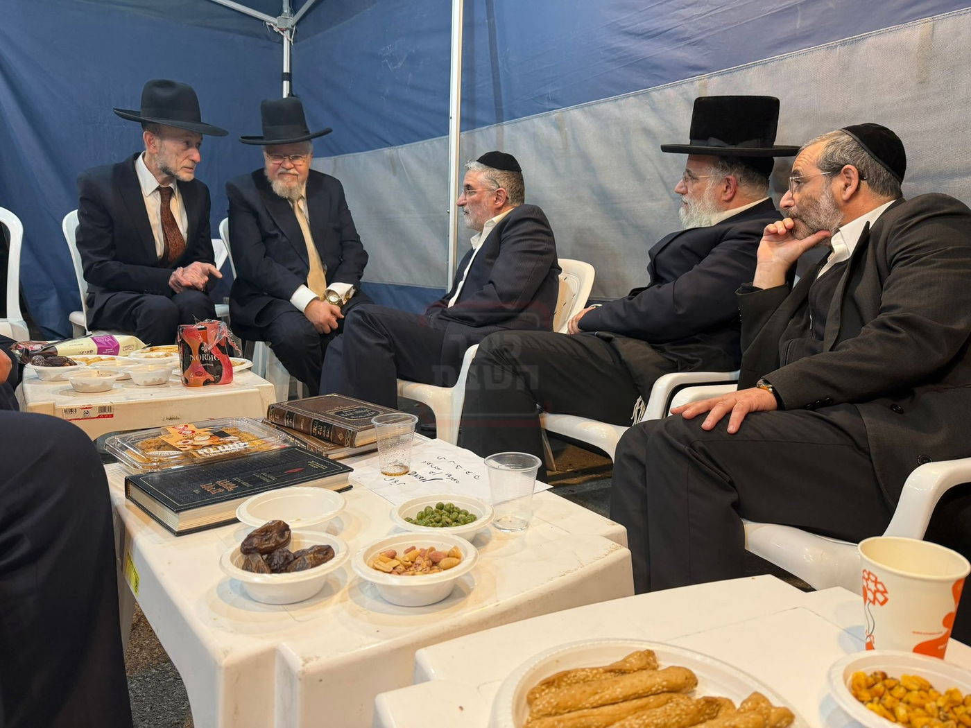 הרב שנבחר והקשר ל'אחים לנשק' | 'זופניק בכיכר' עם כל התמונות, הנייעס והחשיפות של השבוע