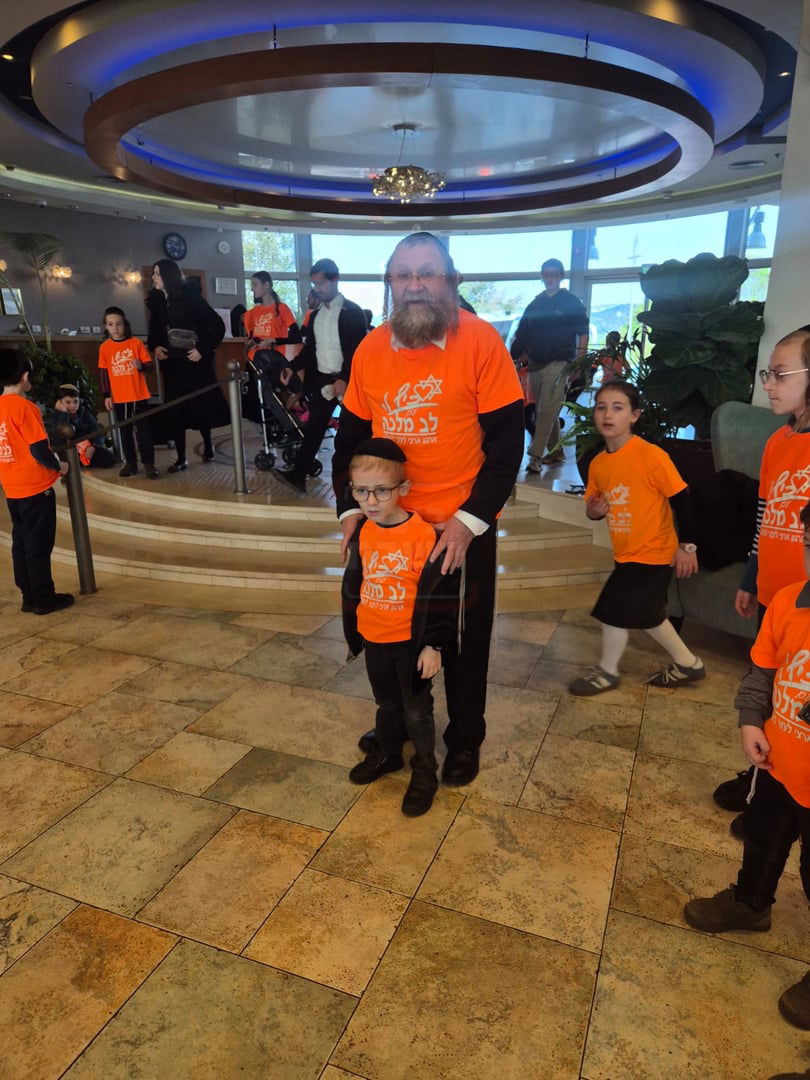 הרב שנבחר והקשר ל'אחים לנשק' | 'זופניק בכיכר' עם כל התמונות, הנייעס והחשיפות של השבוע