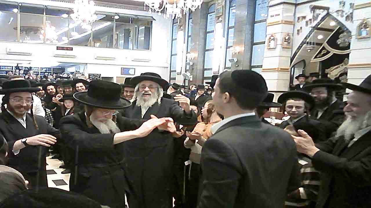 קבלת פנים לאסירים בברסלב מאה שערים