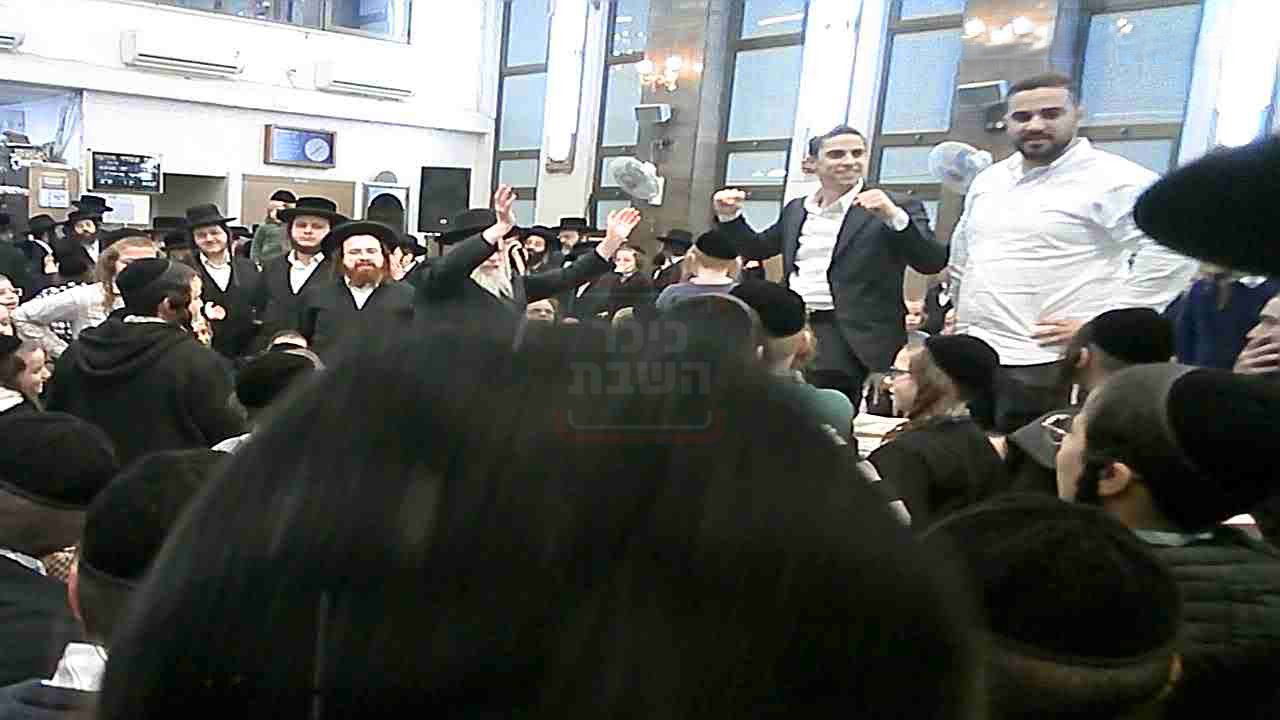 קבלת פנים לאסירים בברסלב מאה שערים