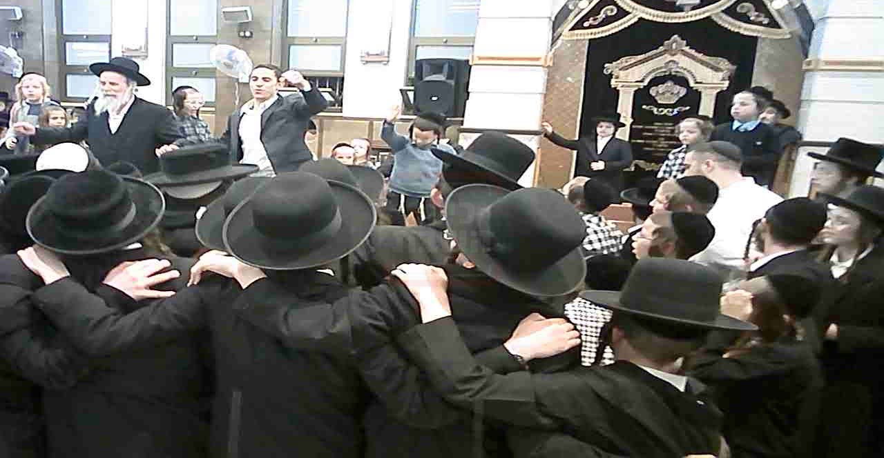 קבלת פנים לאסירים בברסלב מאה שערים