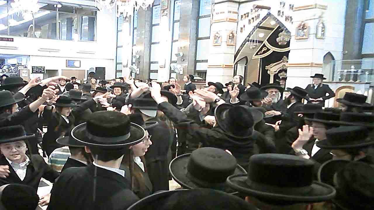 קבלת פנים לאסירים בברסלב מאה שערים