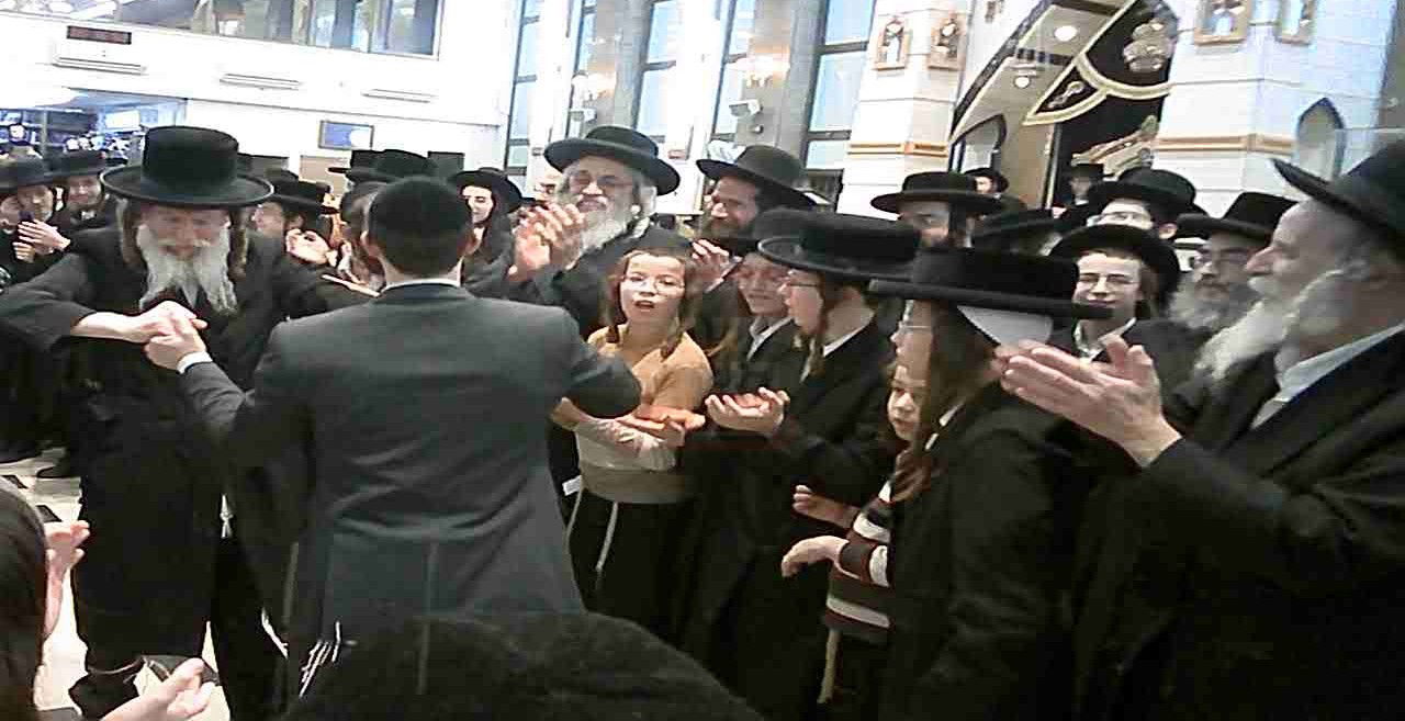 קבלת פנים לאסירים בברסלב מאה שערים