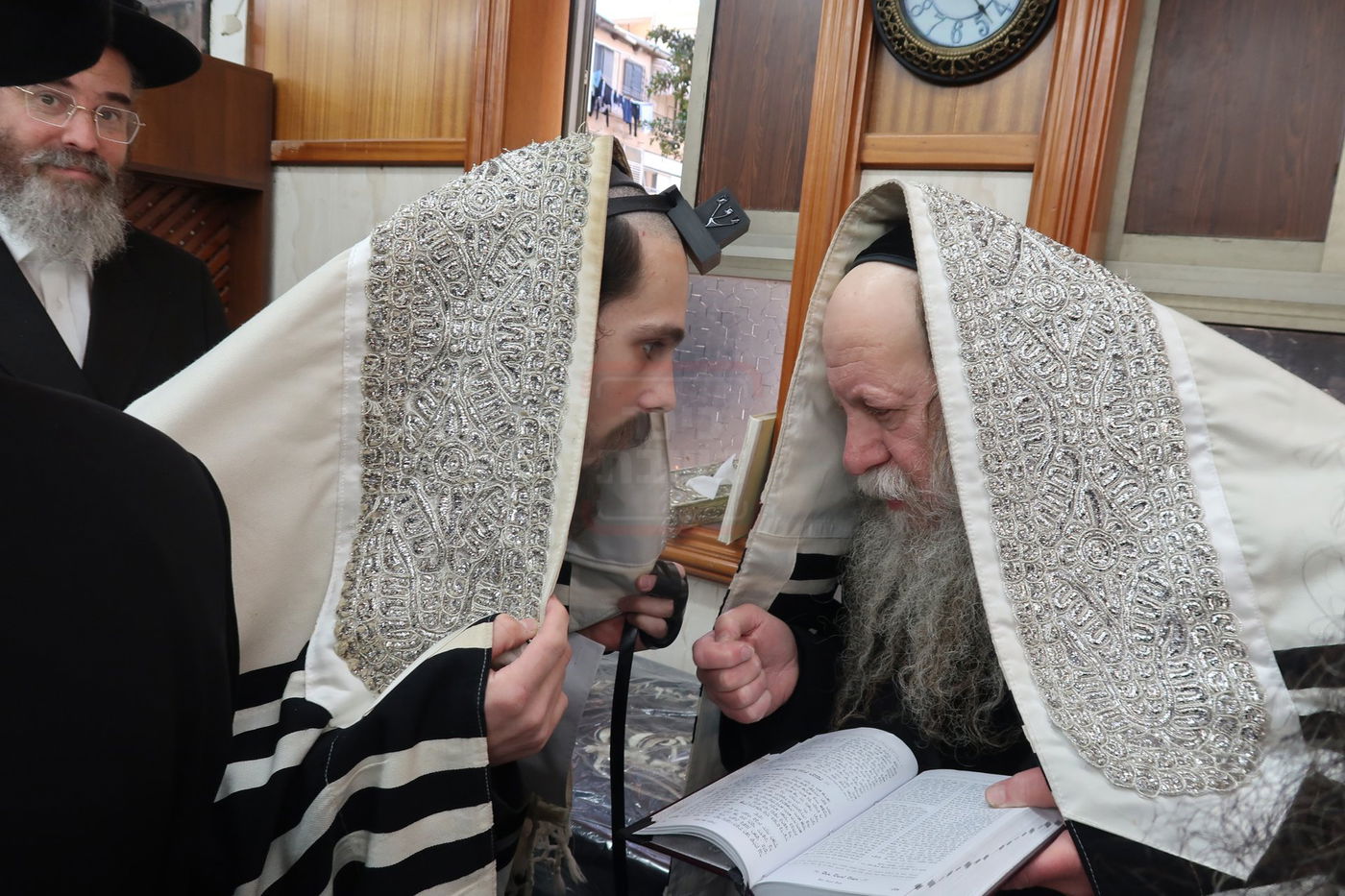 שמחת הברית בחצרות קוזמיר - לעלוב בראנוביץ