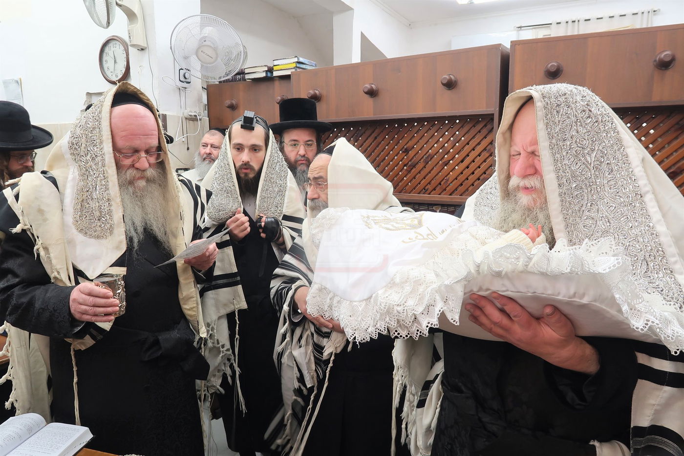 שמחת הברית בחצרות קוזמיר - לעלוב בראנוביץ