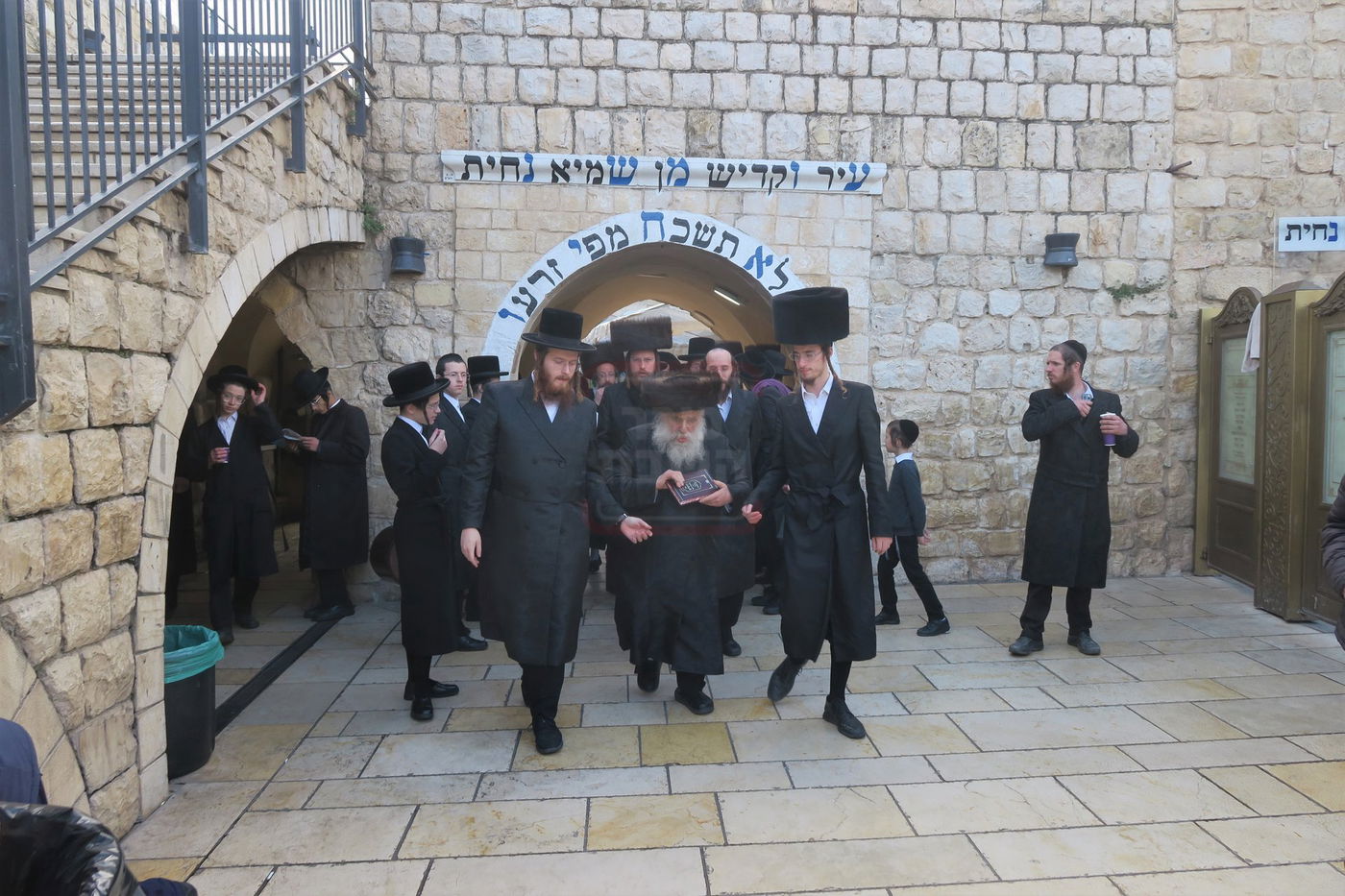 הגה"צ גאב"ד מאקאווא במירון תשפ"ו