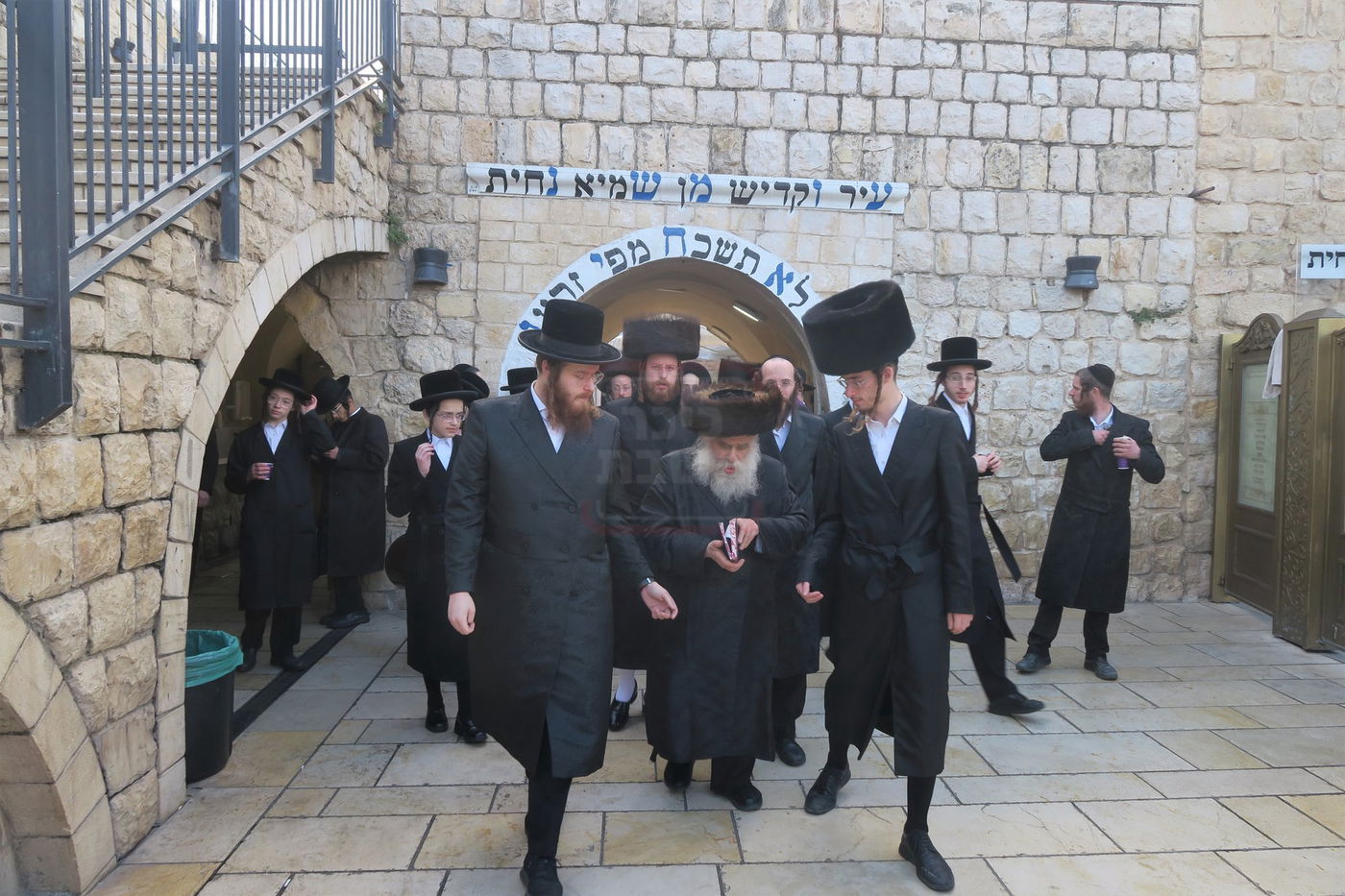 הגה"צ גאב"ד מאקאווא במירון תשפ"ו