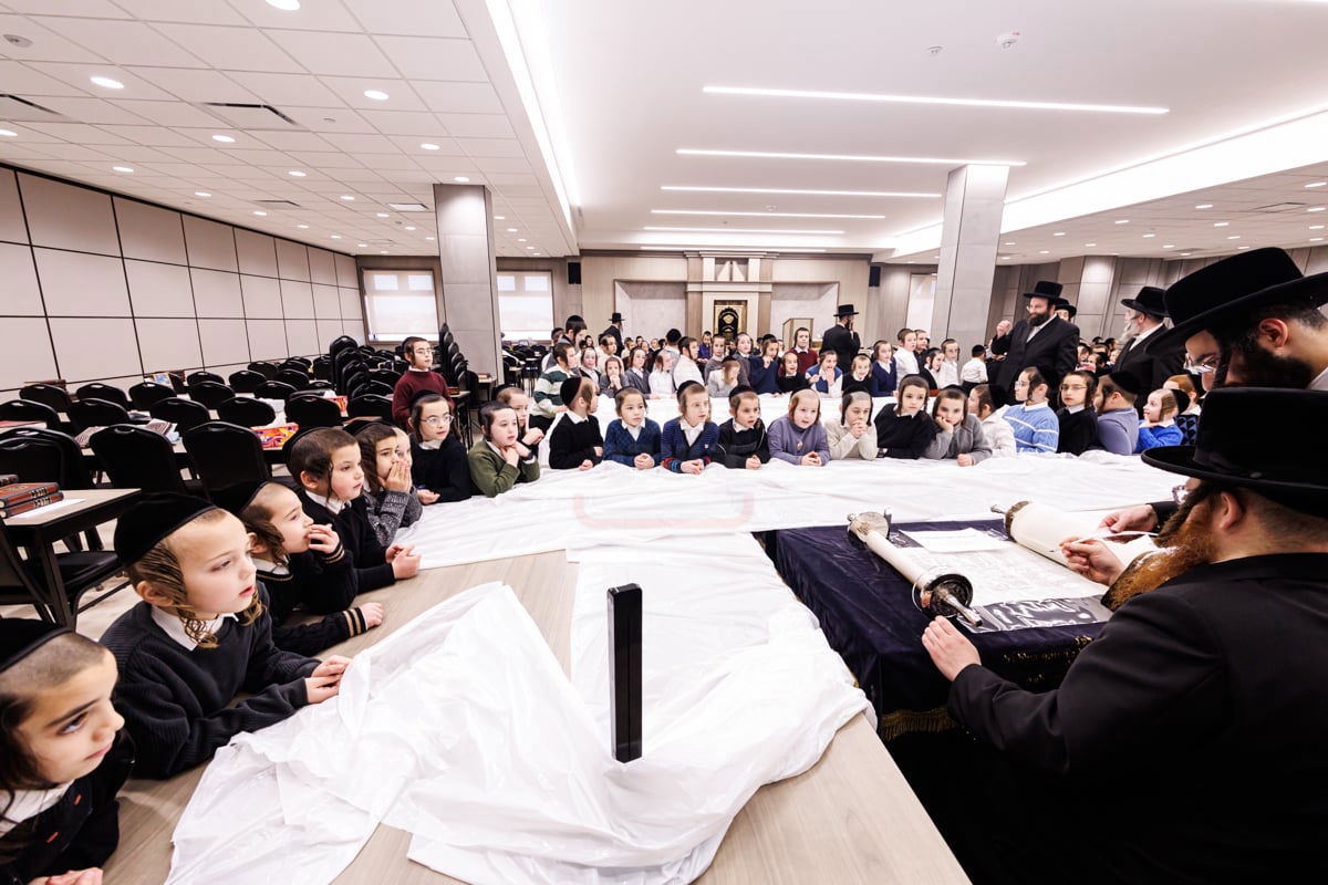 סיום כתיבת ס"ת בבאבוב