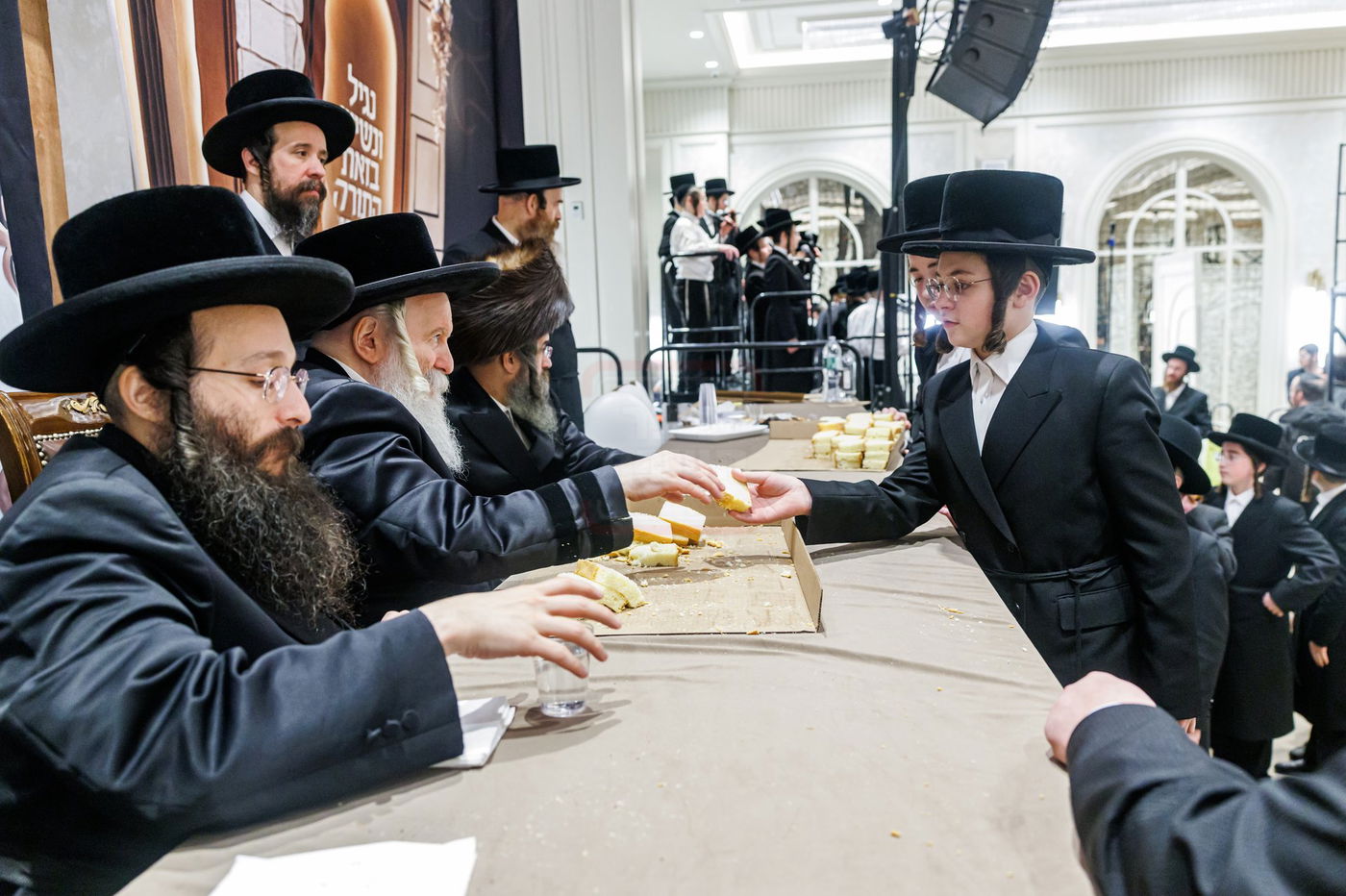 הכנסת ס"ת בבאבוב