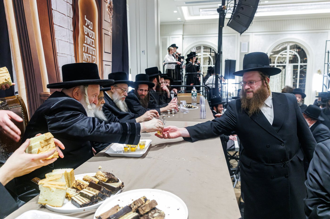 הכנסת ס"ת בבאבוב