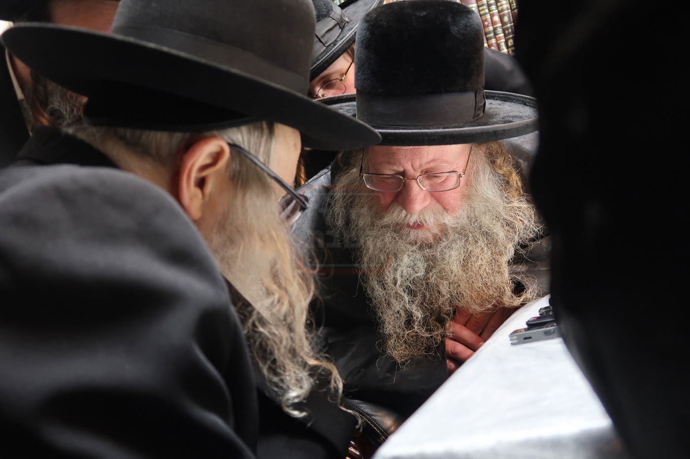 האדמו"ר מאמשינוב בביקור אצל האדמו"ר מקוזמיר