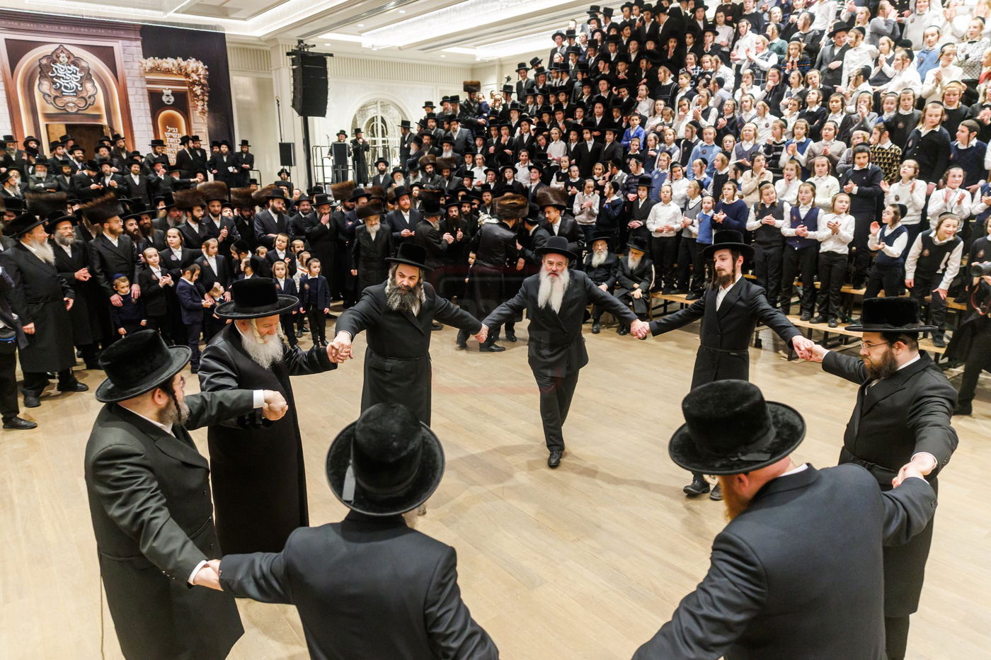 הכנסת ס"ת בבאבוב