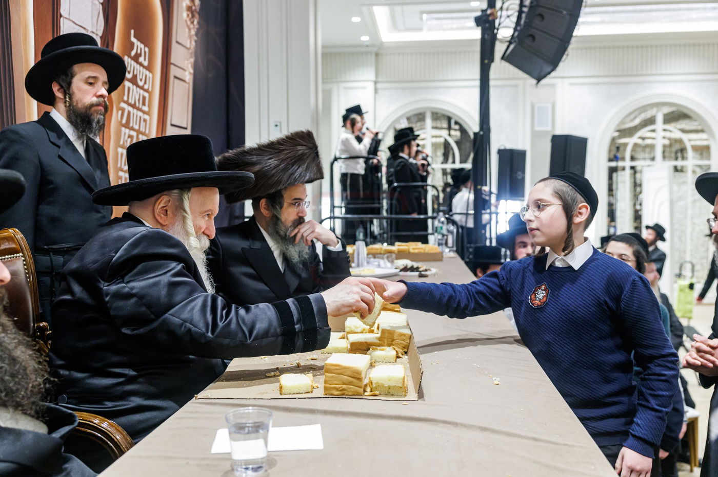 הכנסת ס"ת בבאבוב