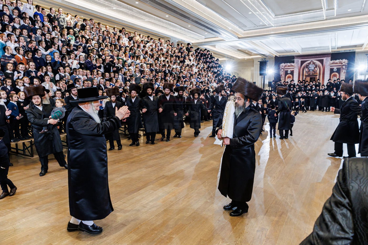 הכנסת ס"ת בבאבוב