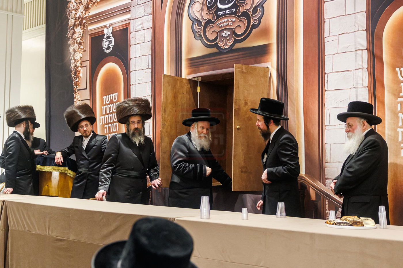 הכנסת ס"ת בבאבוב