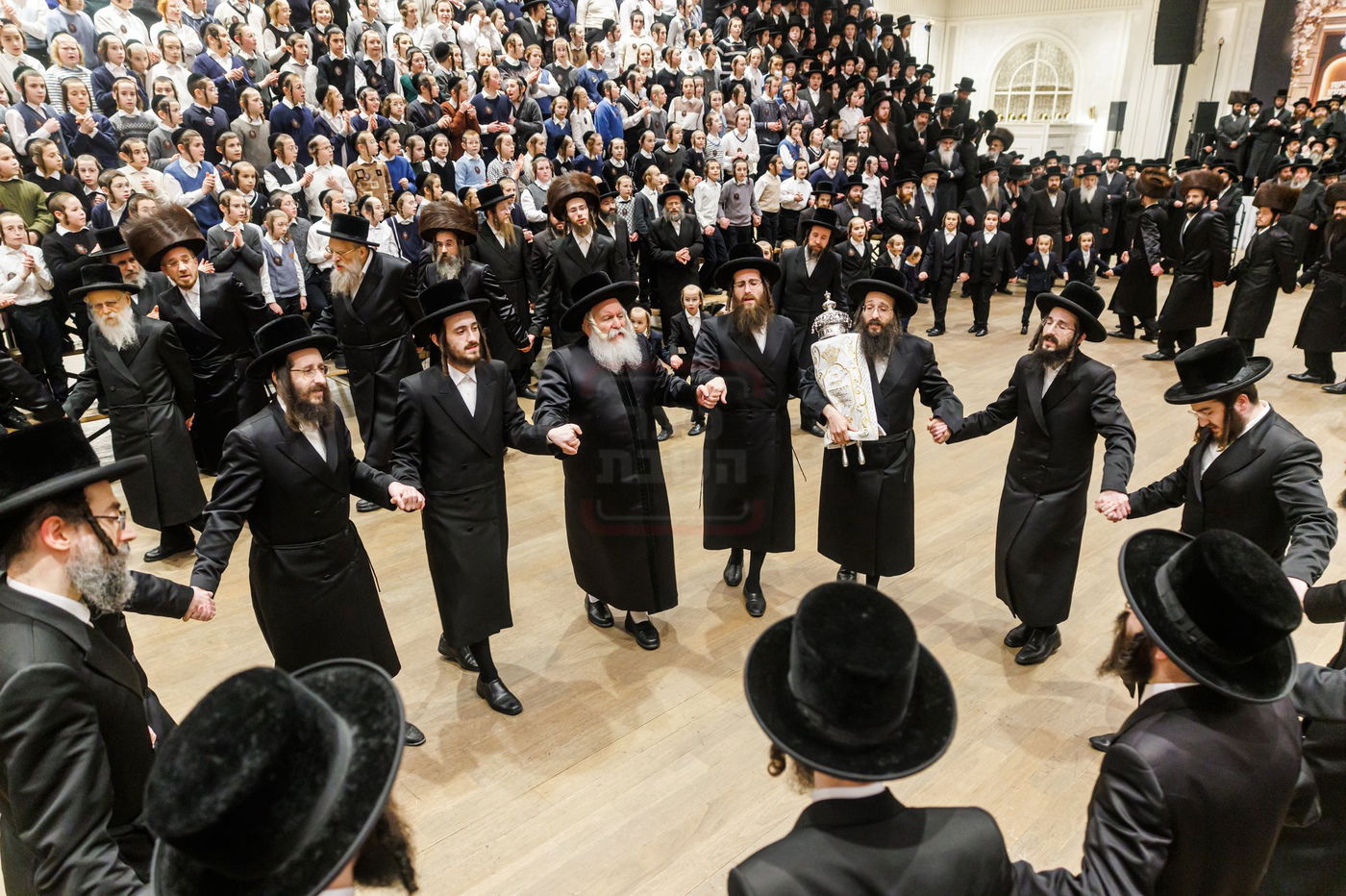 הכנסת ס"ת בבאבוב