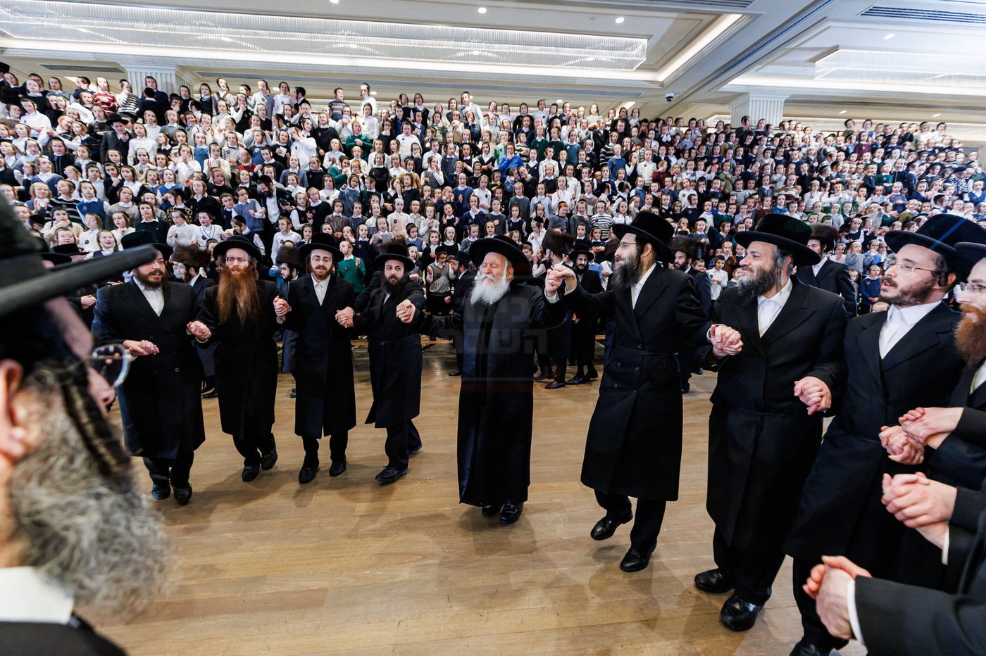 הכנסת ס"ת בבאבוב