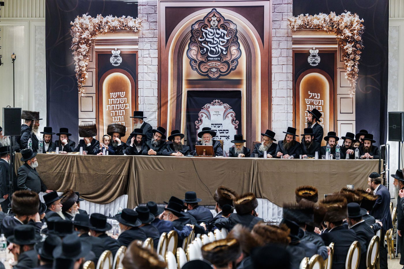 הכנסת ס"ת בבאבוב