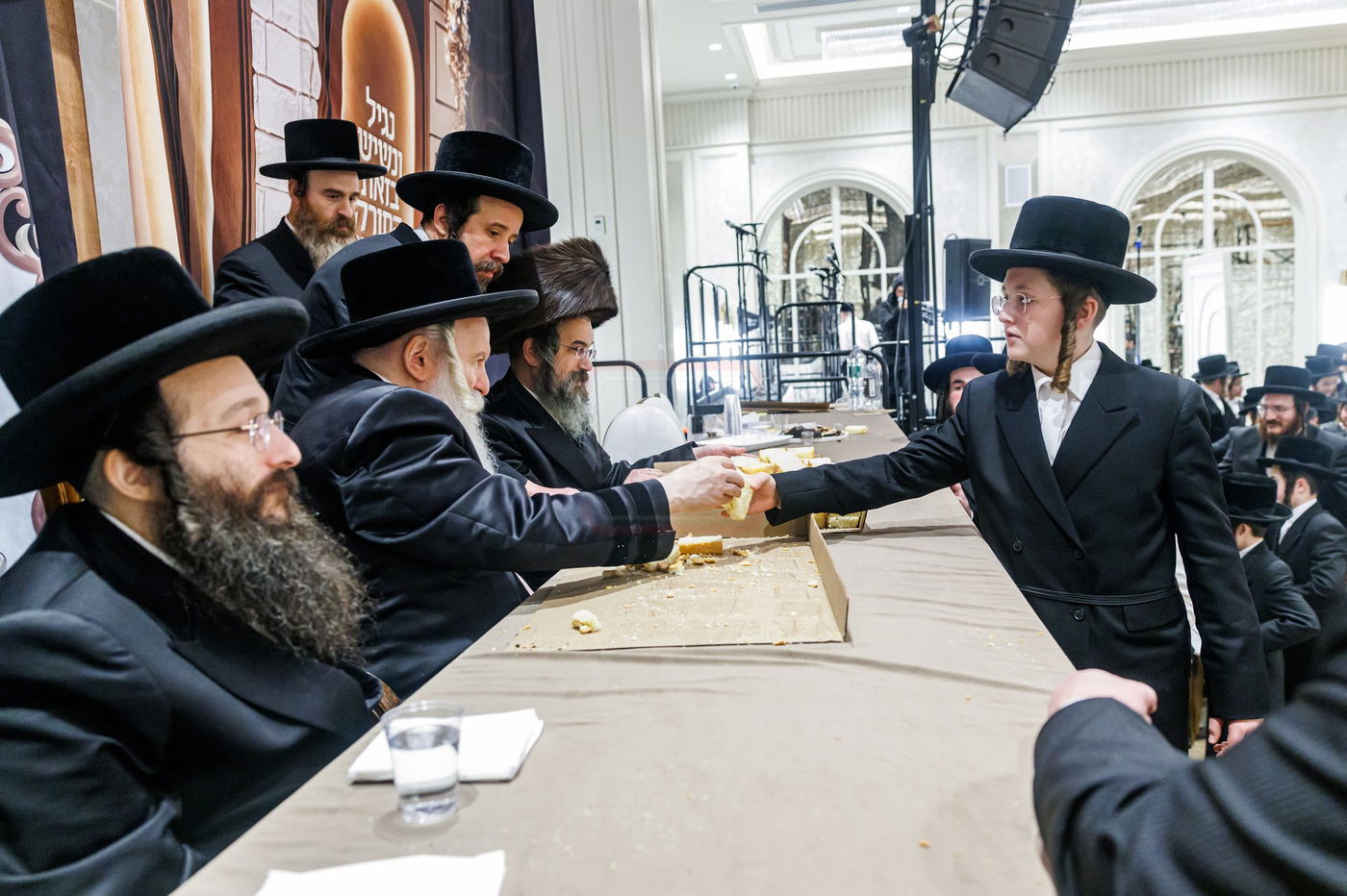 הכנסת ס"ת בבאבוב