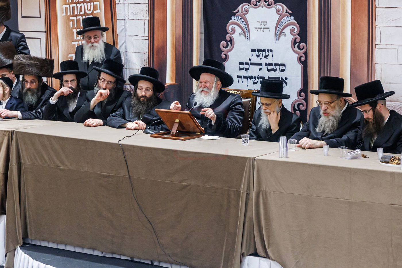 הכנסת ס"ת בבאבוב