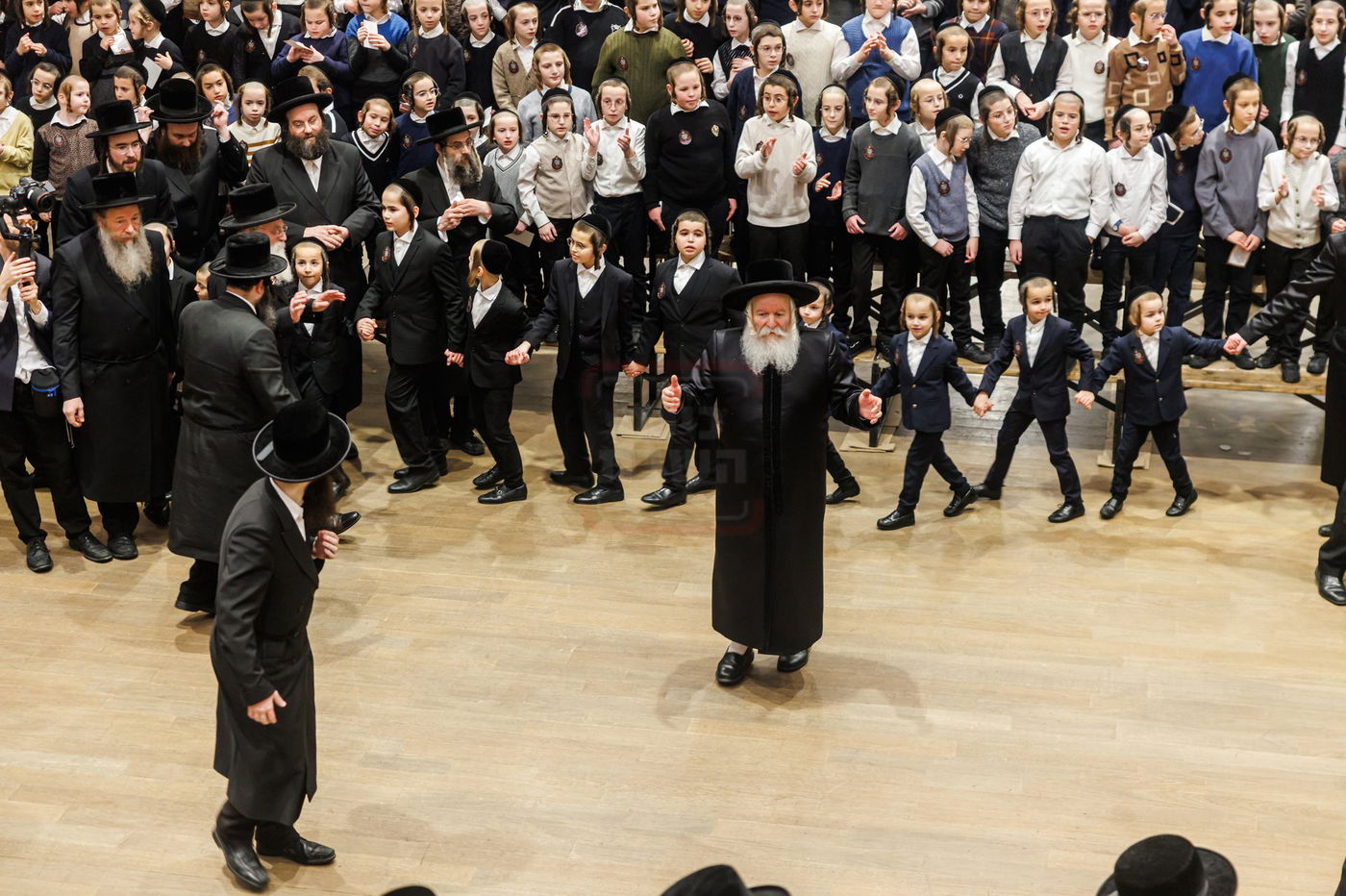 הכנסת ס"ת בבאבוב