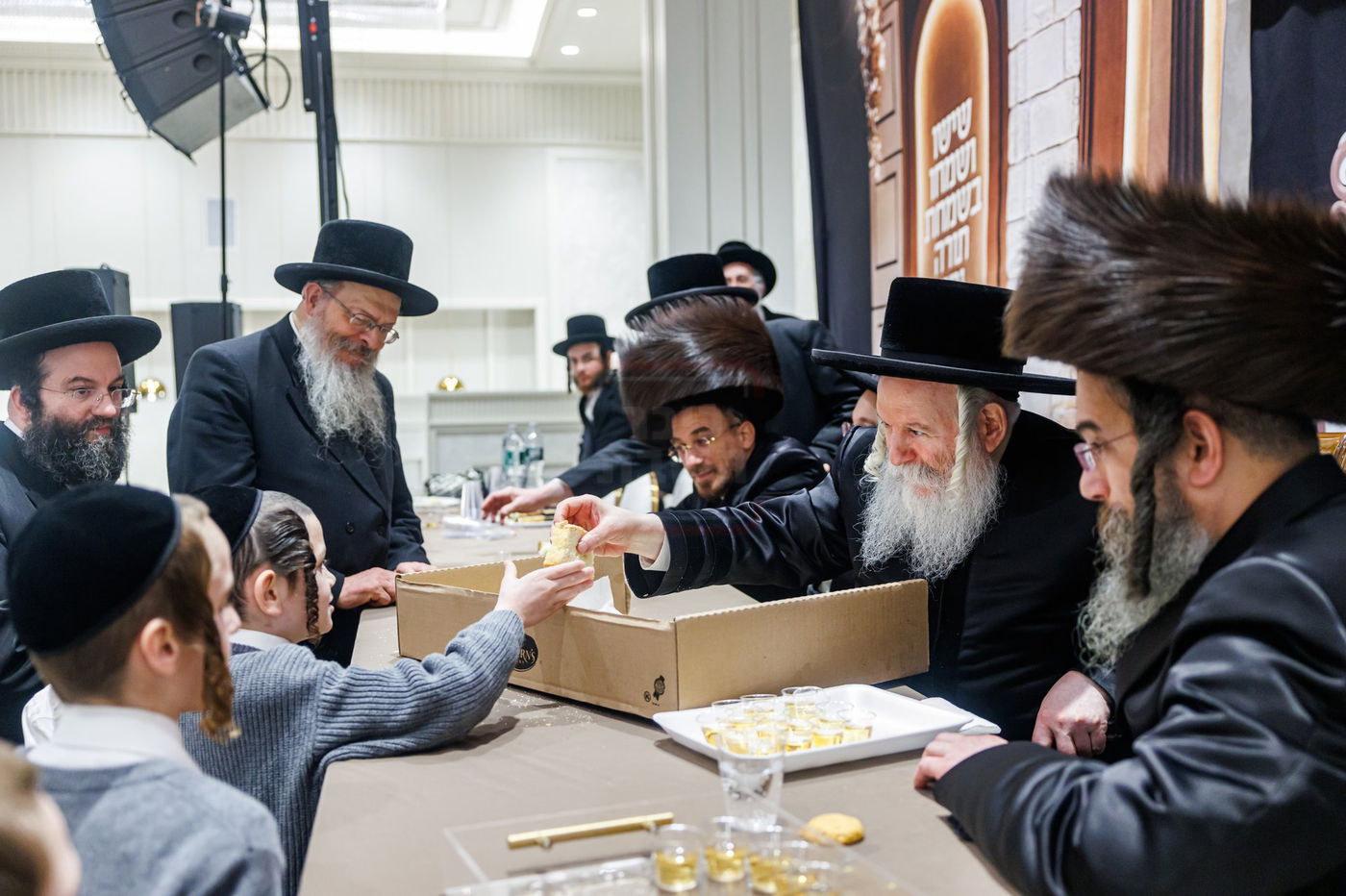 הכנסת ס"ת בבאבוב