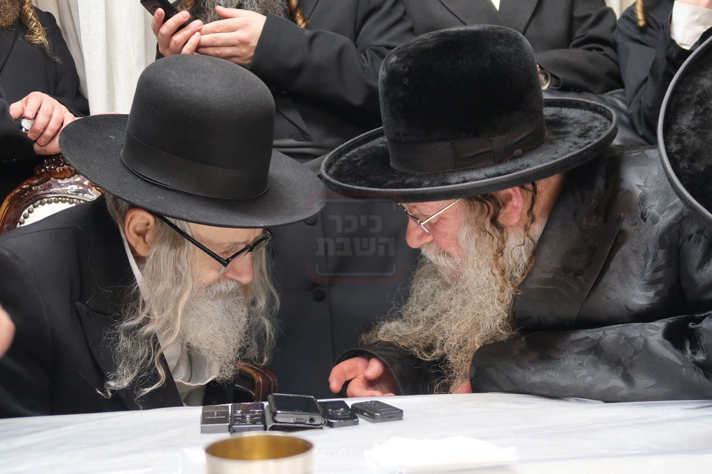 האדמו"ר מאמשינוב בביקור אצל האדמו"ר מקוזמיר